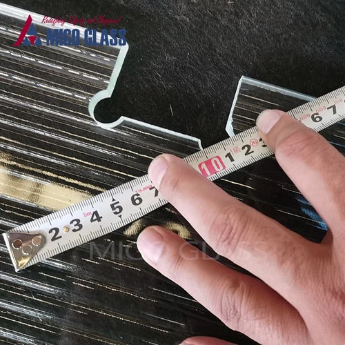 Dusjdør med riflet glass